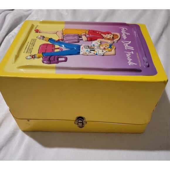 1980s Tara Toy Corp Fashion Doll Trunk Yellow Barbie Jem Sindy Holds 3 Dolls - Picture 5 of 11